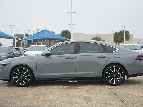 Used 2025 Honda Accord Touring image 3