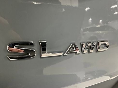 Used 2023 Nissan Rogue SL w/ SL Premium Package image 9