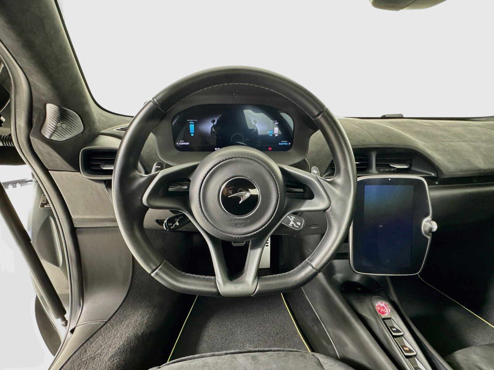 Used 2023 McLaren Artura RWD image 12