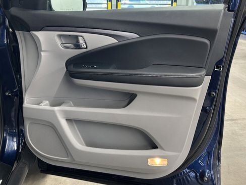 Used 2023 Honda Ridgeline RTL-E image 14