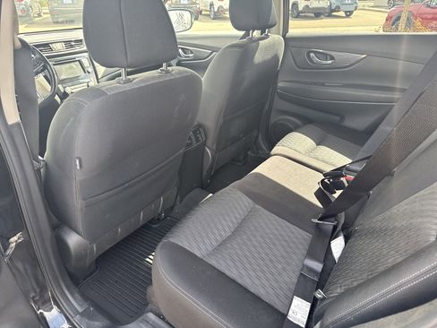 Used 2020 Nissan Rogue SV image 15