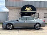 Used 2023 Nissan Altima 2.5 SV image 2