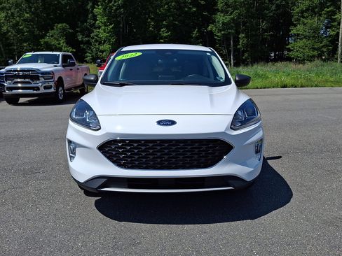Certified 2022 Ford Escape SE w/ Convenience Package AWD/4WD image 2