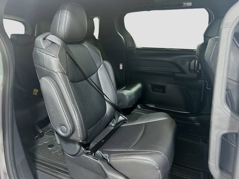 New 2026 Toyota Sienna XLE Woodland Edition AWD/4WD image 29