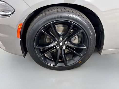 Used 2018 Dodge Charger SXT w/ Blacktop Package RWD image 38