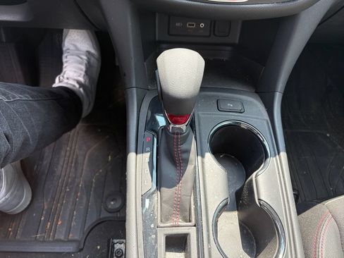 Used 2022 Chevrolet Equinox RS w/ LPO, Floor Liner Package FWD image 20