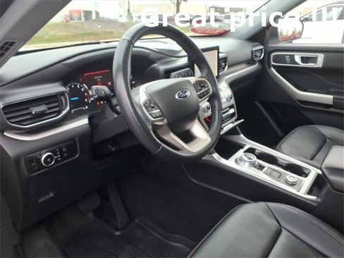 Used 2023 Ford Explorer XLT w/ Equipment Group 202A image 7