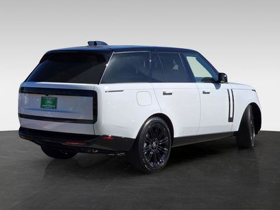 New 2025 Land Rover Range Rover SE