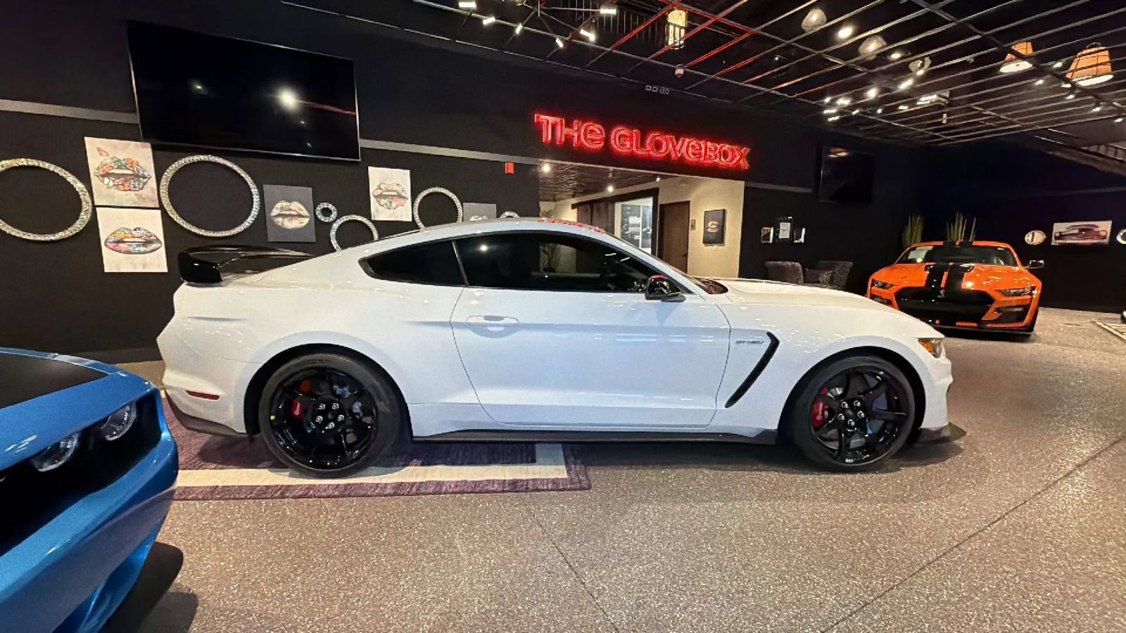 Used 2018 Ford Mustang Shelby GT350R w/ GT350R Equipment Group 920A RWD image 8