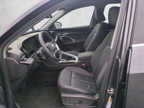 Used 2025 Audi Q5 Premium w/ Convenience Package AWD/4WD image 24