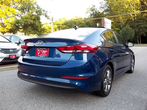 Used 2017 Hyundai Elantra SE FWD image 2