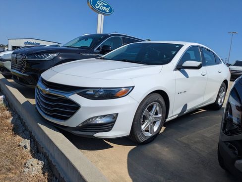 Used 2024 Chevrolet Malibu LT FWD image 1