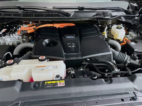 Used 2024 Toyota Tundra Limited image 31