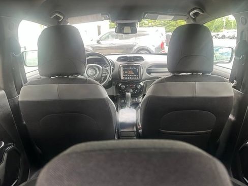 Used 2022 Jeep Renegade Altitude w/ Convenience Group AWD/4WD image 15