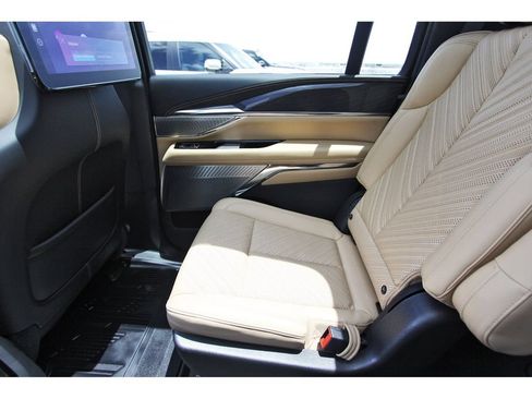 Certified 2026 Cadillac Escalade IQL Luxury AWD/4WD image 12