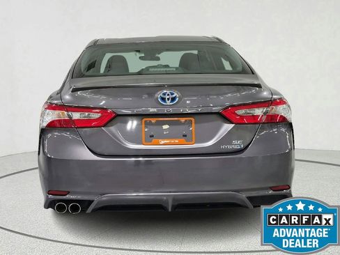 Used 2018 Toyota Camry SE FWD image 4