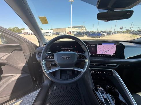 Used 2025 Audi Q5 Premium Plus w/ Premium Plus AWD/4WD image 19