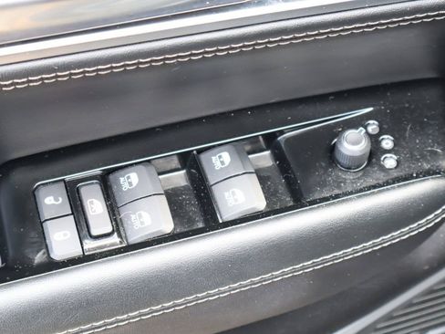Used 2024 Jeep Wagoneer L Series II w/ Convenience Group I AWD/4WD image 24