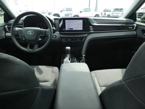 Used 2025 Toyota Camry LE w/ Convenience Package FWD image 20