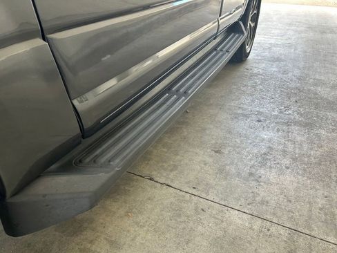Used 2017 Ford Expedition XLT w/ Equipment Group 202A RWD image 6