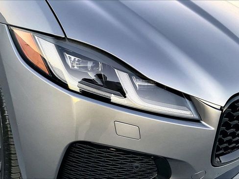 Used 2025 Jaguar F-PACE R-Dynamic S image 30