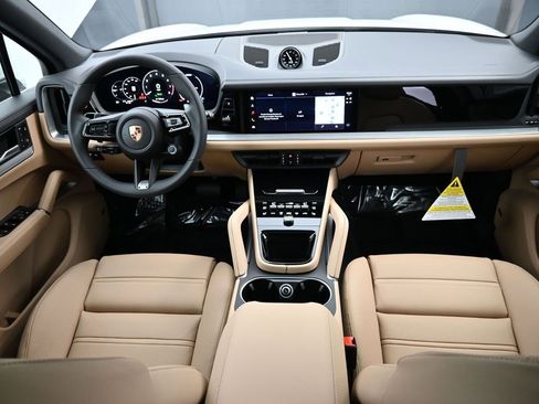 Certified 2026 Porsche Cayenne E-Hybrid image 30