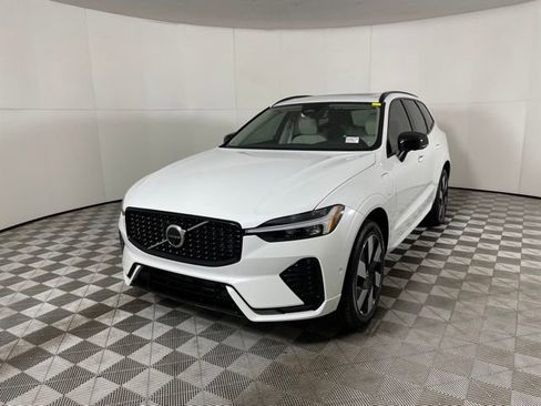 Certified 2024 Volvo XC60 T8 Plus w/ Protection Package AWD/4WD image 13
