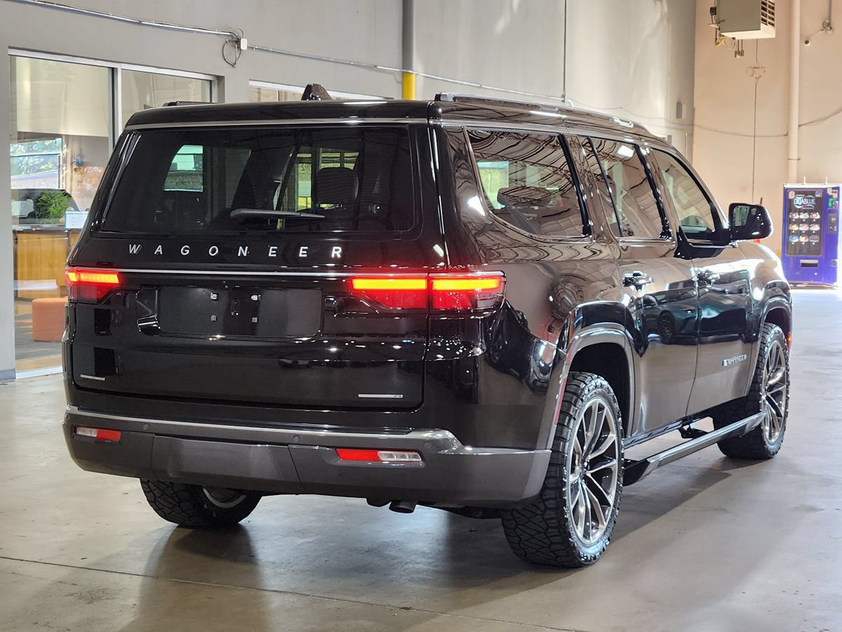 Used 2022 Jeep Wagoneer Series III w/ Premium Group I AWD/4WD image 8