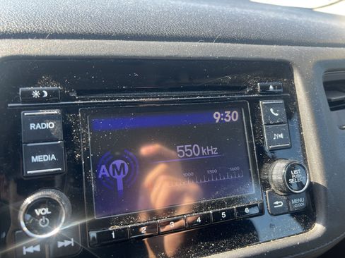 Used 2019 Honda HR-V LX image 24