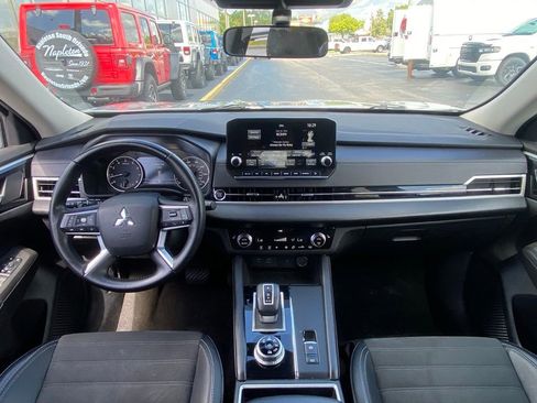 Used 2024 Mitsubishi Outlander SE AWD/4WD image 17