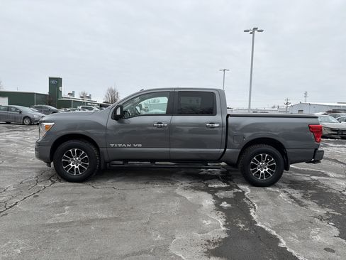 Used 2020 Nissan Titan SV w/ SV Convenience Package image 8