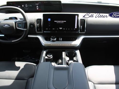 New 2027 Ford Expedition Platinum w/ Driver's Package RWD image 12