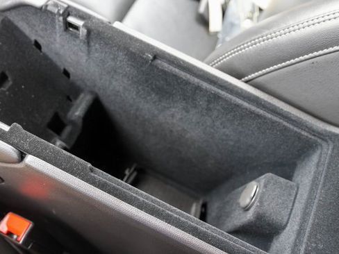 Used 2024 Cadillac XT4 Premium Luxury image 21