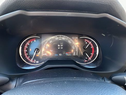 Used 2025 Toyota RAV4 XLE image 30