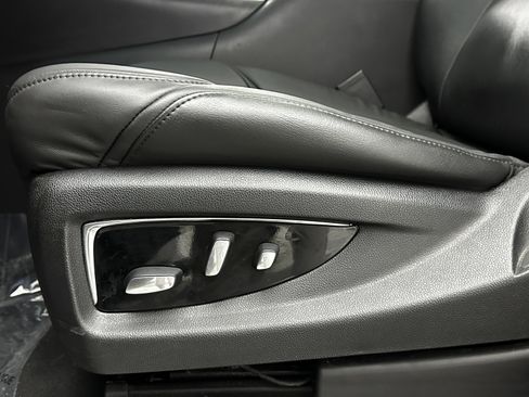 Used 2019 Cadillac Escalade Luxury image 14