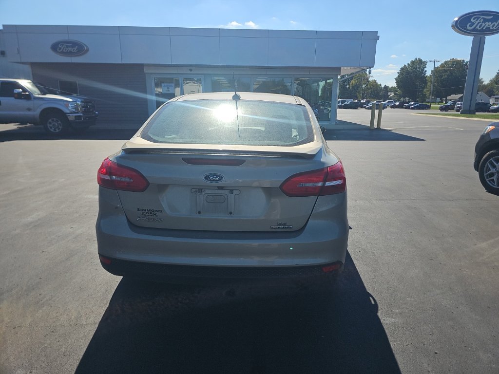 Used 2015 Ford Focus SE w/ Equipment Group 201A FWD image 7