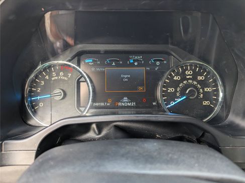 Used 2015 Ford F150 Platinum w/ Equipment Group 701A Luxury RWD image 23
