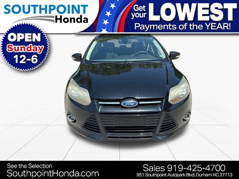 Used 2012 Ford Focus Titanium FWD image 2