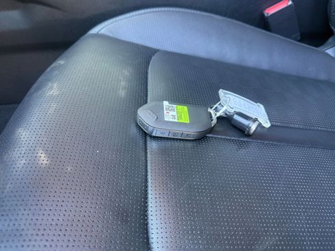 Used 2024 Kia Sorento S image 21