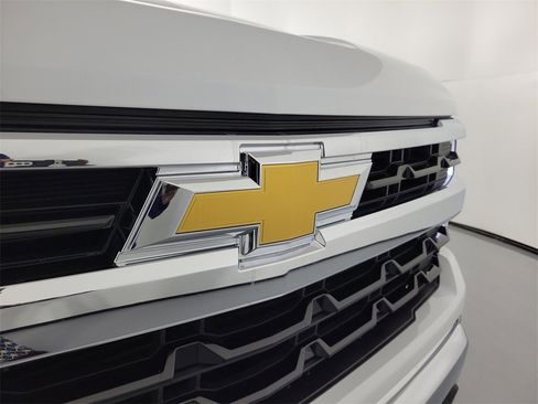 Used 2024 Chevrolet Silverado 1500 LT image 7