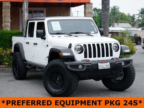 Used 2020 Jeep Gladiator Sport w/ Quick Order Package 24S image 2