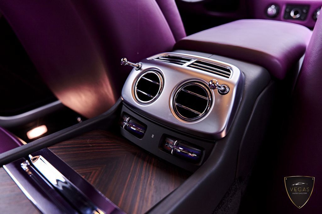 Used 2017 Rolls-Royce Wraith RWD image 54