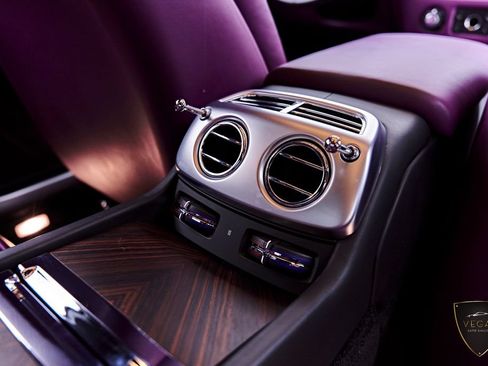 Used 2017 Rolls-Royce Wraith RWD image 54
