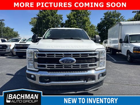 Used 2024 Ford F250 XLT w/ FX4 Off-Road Package AWD/4WD image 12