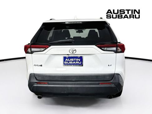 Used 2020 Toyota RAV4 LE FWD image 6