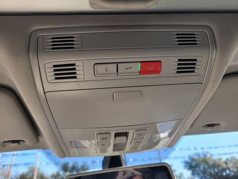 Used 2021 Volkswagen Jetta SE w/ SE Cold Weather Package image 22