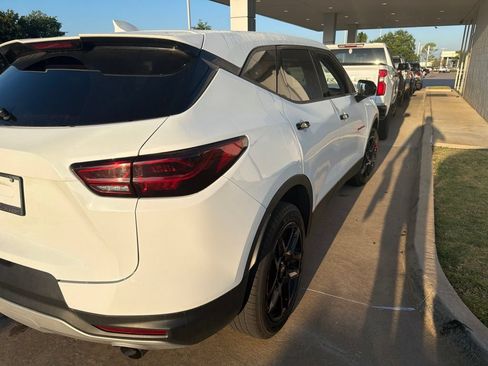 Used 2025 Chevrolet Blazer LT w/ Redline Edition FWD image 3