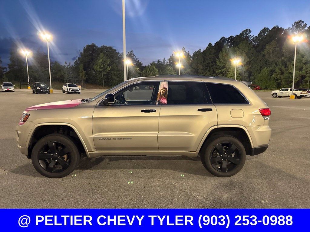 Used 2014 Jeep Grand Cherokee Overland AWD/4WD image 4