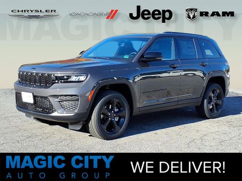 New 2025 Jeep Grand Cherokee 4WD image 1