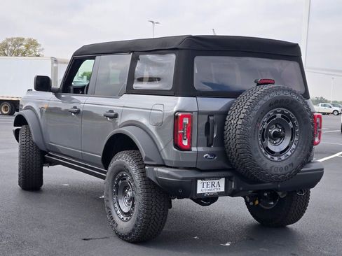 New 2025 Ford Bronco Badlands w/ Sasquatch Package AWD/4WD image 16